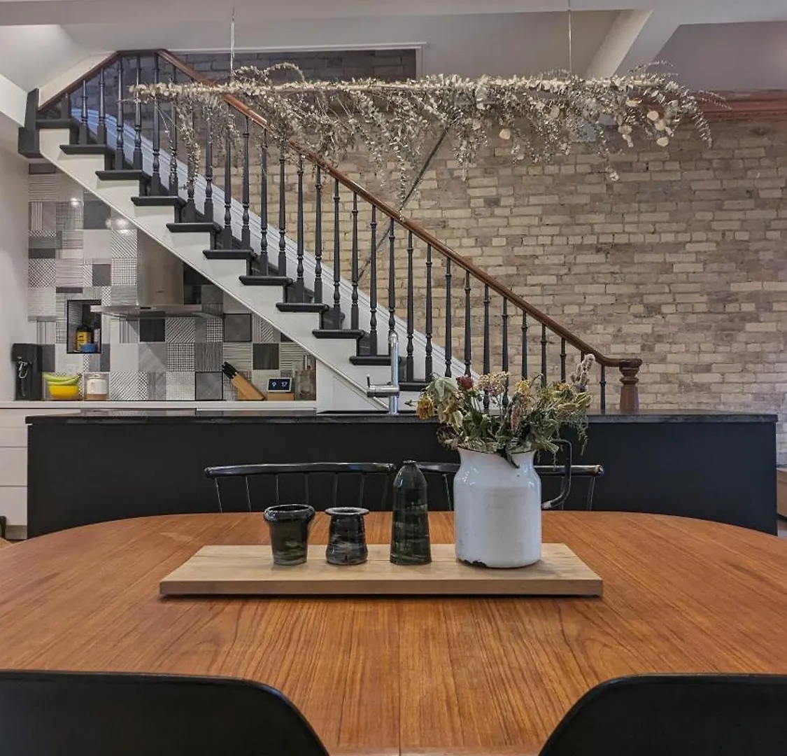 Villa Stunning Victorian In Downtown Toronto